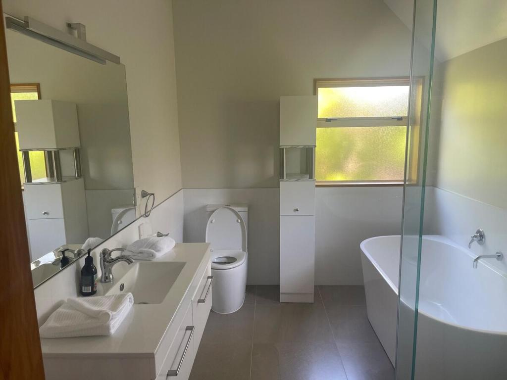 Breath Taking Views of Lake Taupo - Resim 20