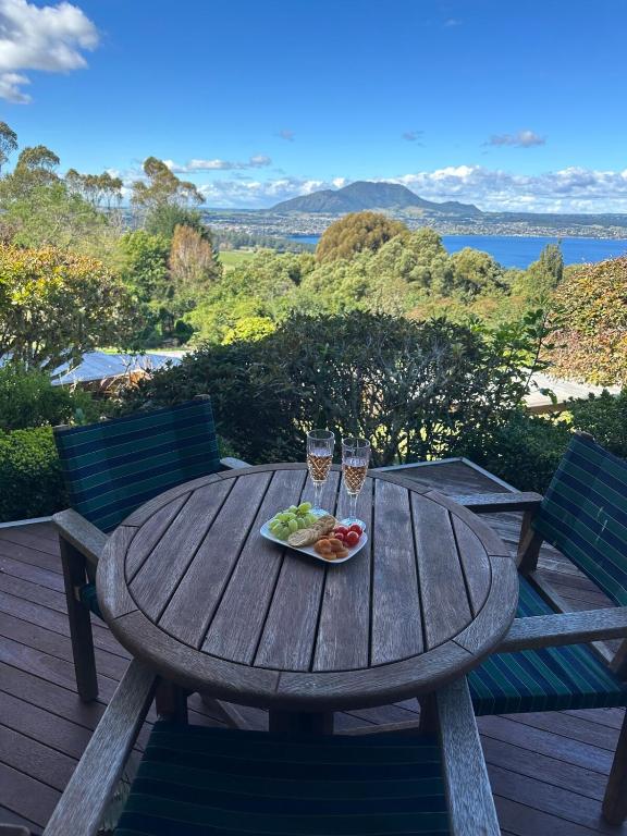 Breath Taking Views of Lake Taupo - Resim 21