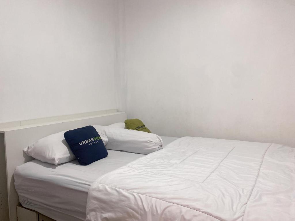 Urbanview Hotel Hakobox Syariah Lampung by RedDoorz - Standard Double Room