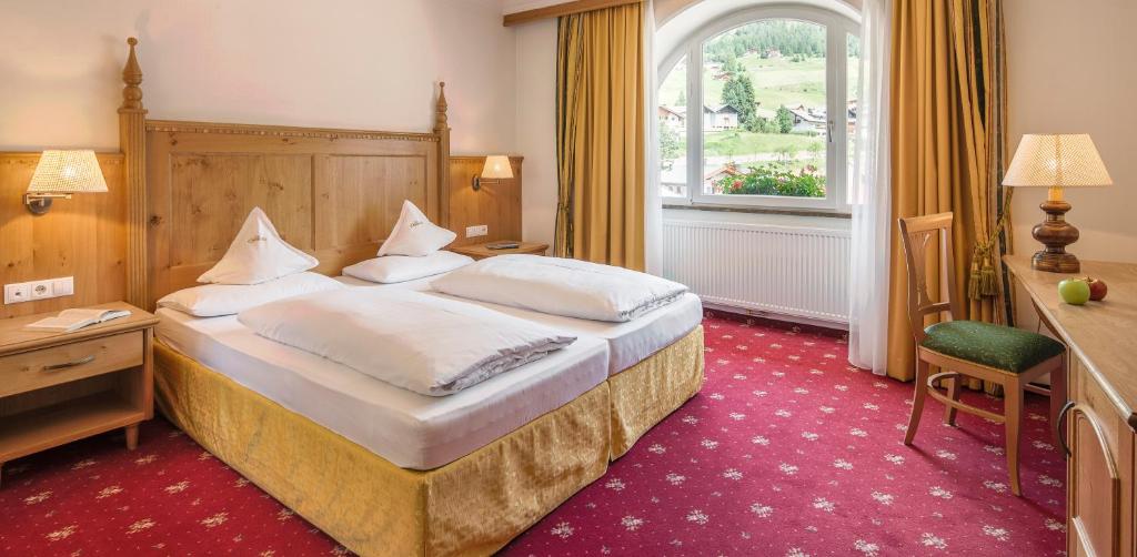 The Oswald Grand Hotel - Standard Double Room