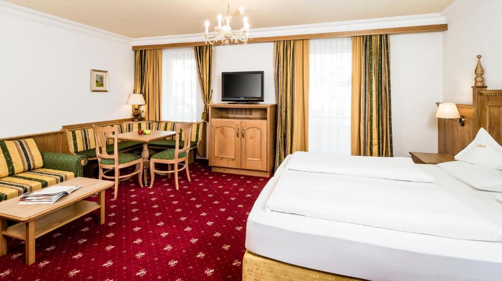 The Oswald Grand Hotel - Superior Double Room