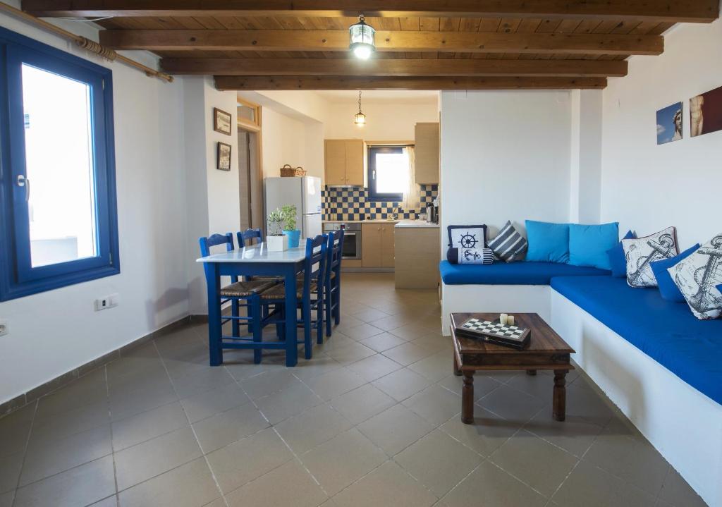 Posezení v ubytování Santorini Traditional Suites