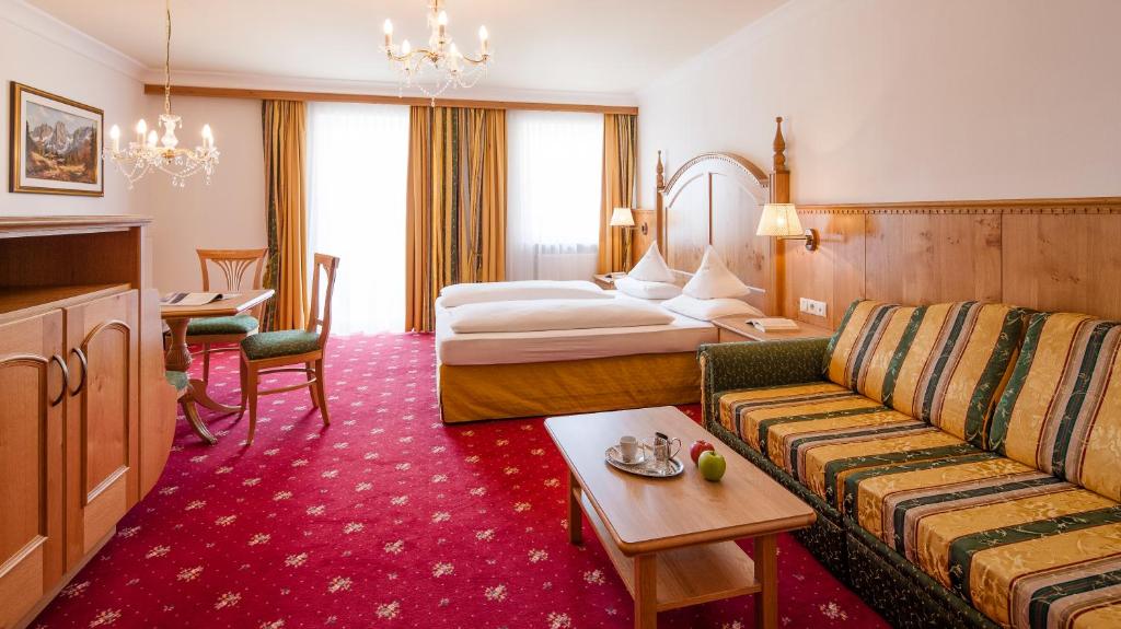 The Oswald Grand Hotel