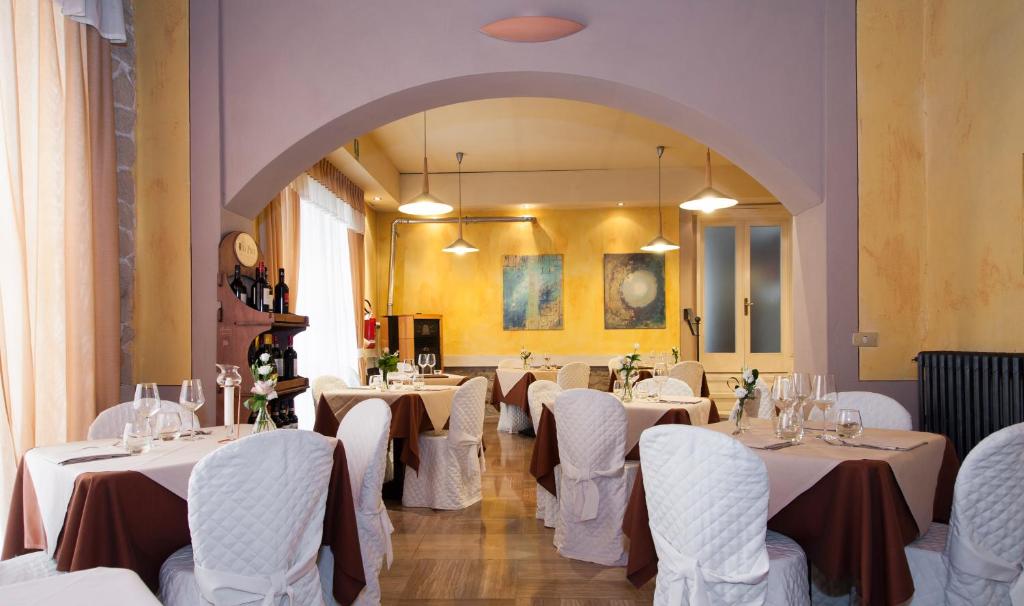 Restaurace v ubytování Hotel Monti
