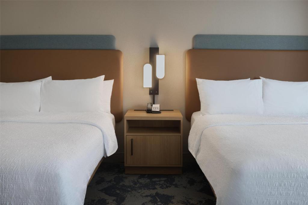 Hampton Inn & Suites Jekyll Island - ルーム クイーンベッド2台付 禁煙