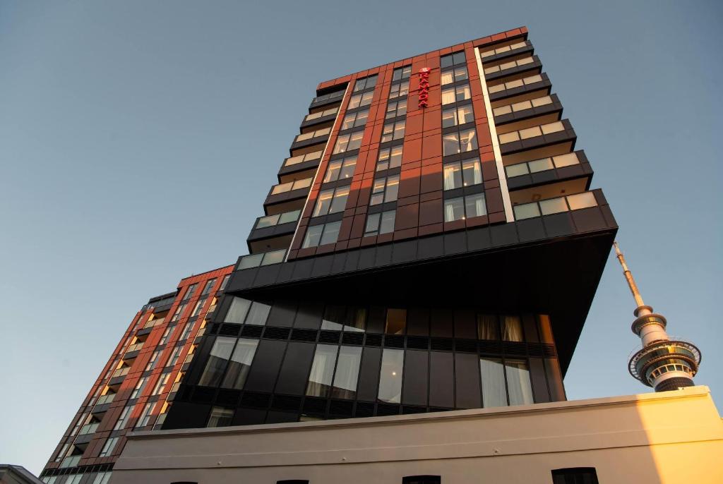 Ramada Suites By Wyndham Victoria Street West - Resim 3