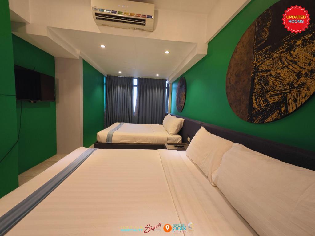 Skyloft Hotel - 高级双人间或双床房，带城市景观