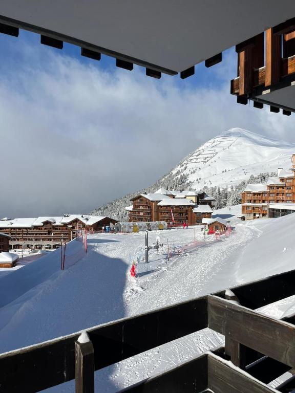 L'ecrin des alpages Belle Plagne,T2 pour 5 personnes, skis aux pieds - Location dimanche au dimanche