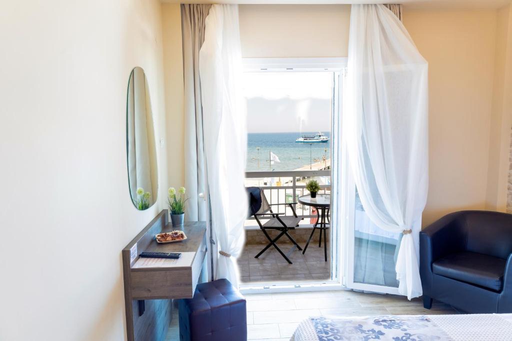 Luxury Plateia Rooms