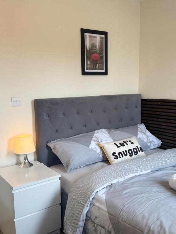 Katil atau katil-katil dalam bilik di Modern homestay in Wolverhampton