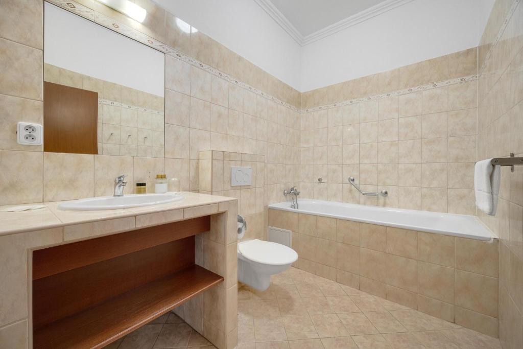 Hotel Reverie - Dependance, Check-in at Metropolitan Star - Resim 16