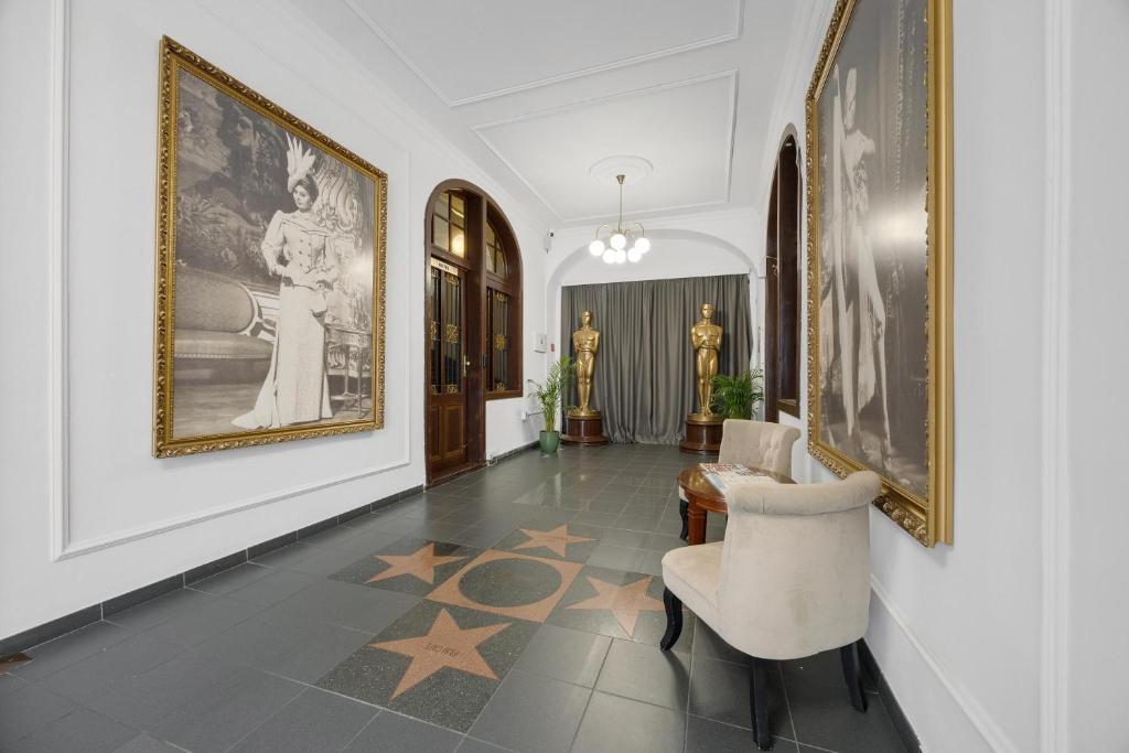 Hotel Reverie - Dependance, Check-in at Metropolitan Star - Resim 19