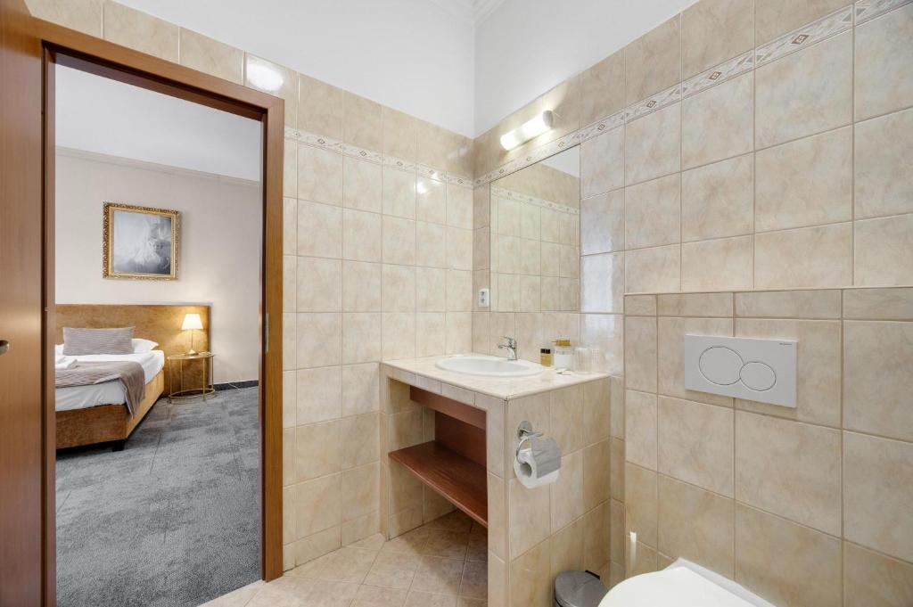 Hotel Reverie - Dependance, Check-in at Metropolitan Star - Resim 22