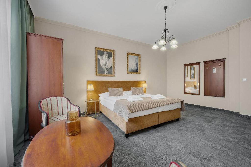 Hotel Reverie - Dependance, Check-in at Metropolitan Star - Resim 9