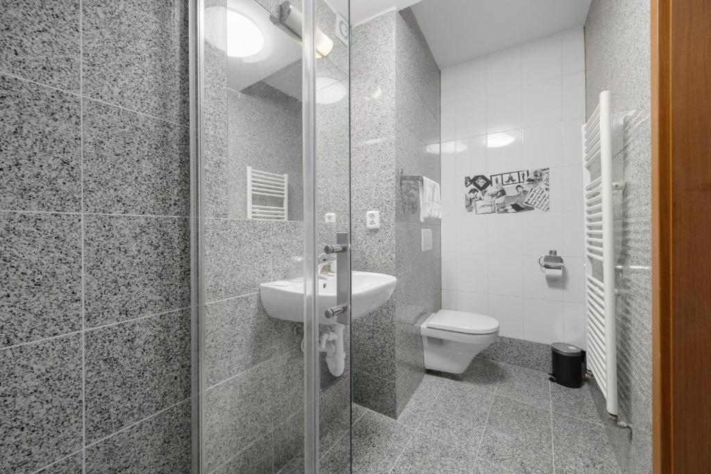 Hotel Reverie - Dependance, Check-in at Metropolitan Star - Resim 8