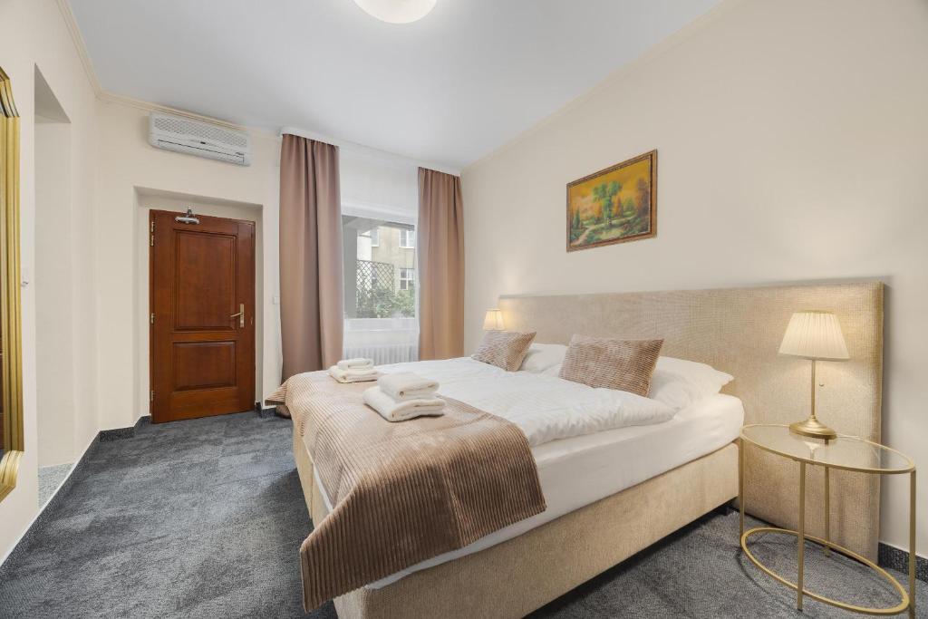 Hotel Reverie - Dependance, Check-in at Metropolitan Star - Resim 44