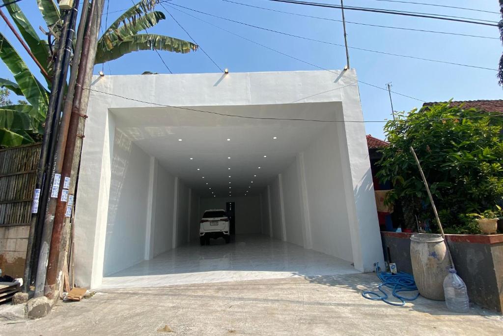 Φωτογραφία από το άλμπουμ του Capital O 94734 Barra Residence σε Pekalongan
