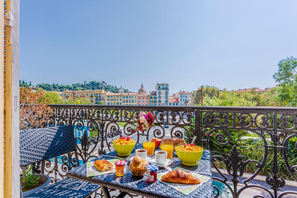 View of the Coulée Verte, the heart of Nice