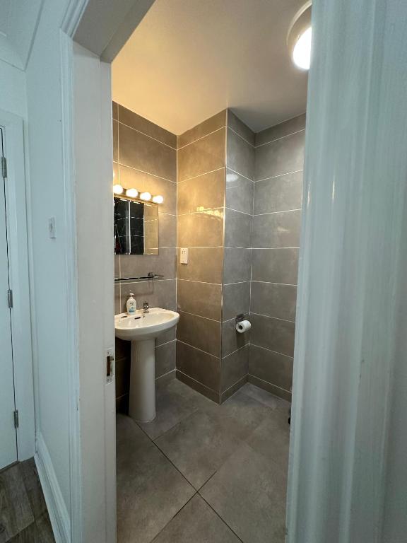 The Abbey Hotel - Resim 10