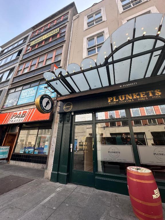 The Abbey Hotel - Resim 6