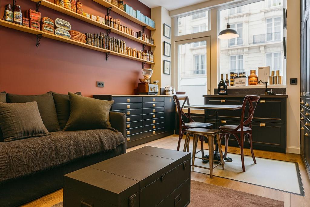 Vintage Shop Style Flat, Austerlitz