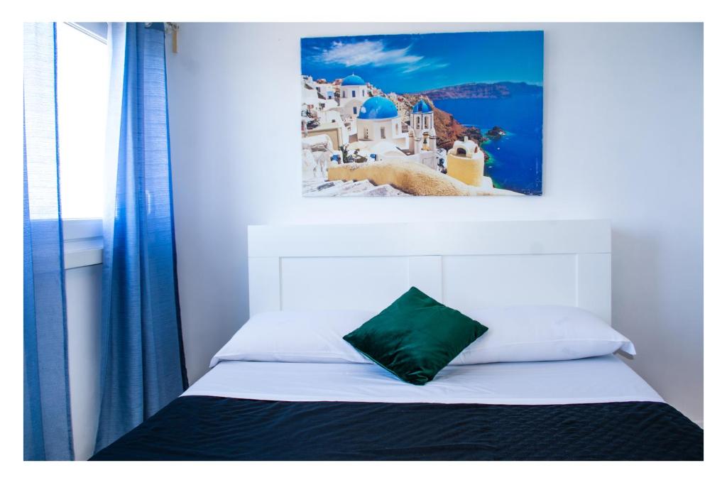 Santorini - Housity
