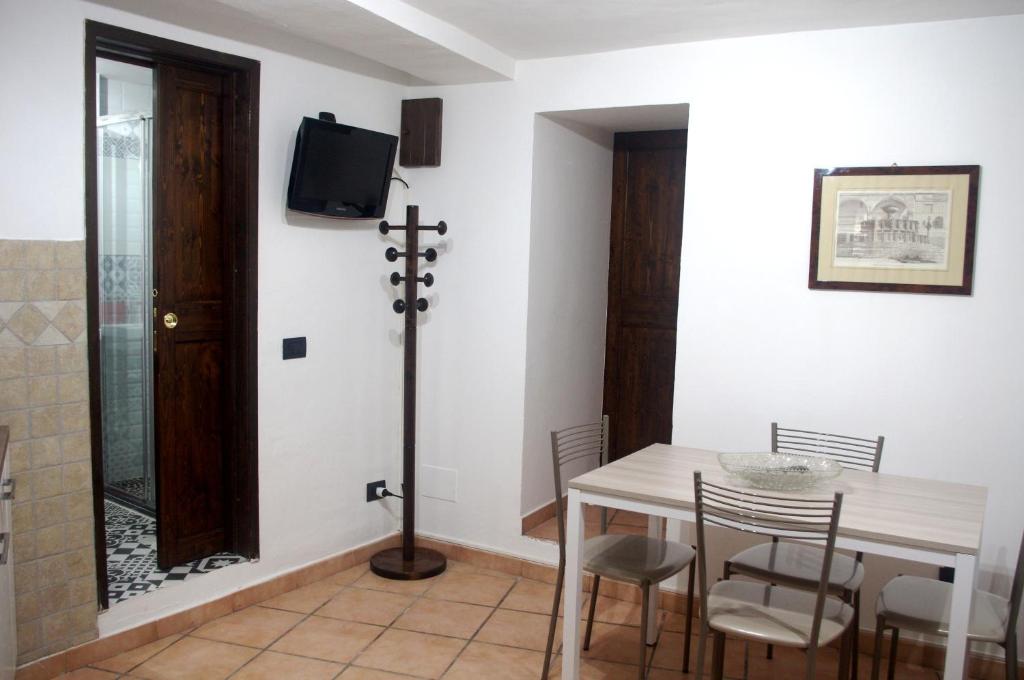 A television and/or entertainment centre at Casetta Arco