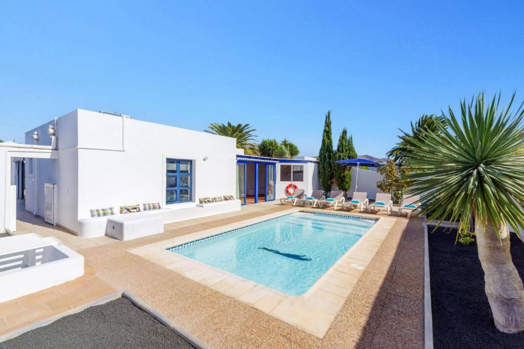 Villa Castillo del Aguila by Villa Plus