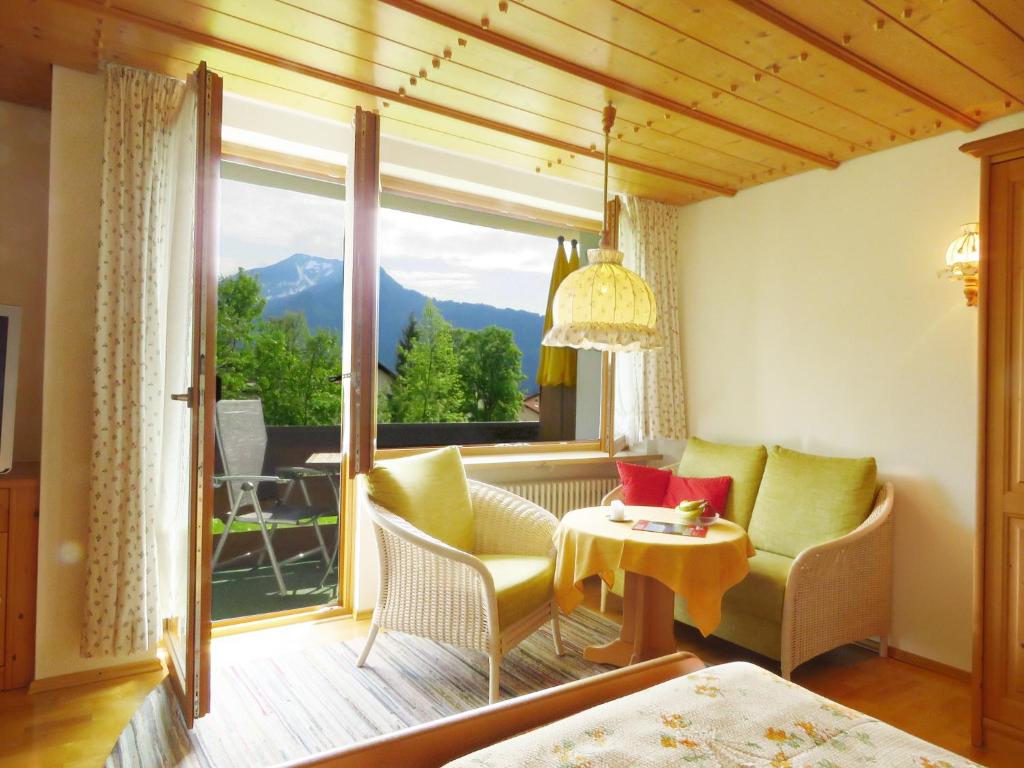 Ferienwohnungen Lind - Appartement Met Uitzicht Op De Bergen