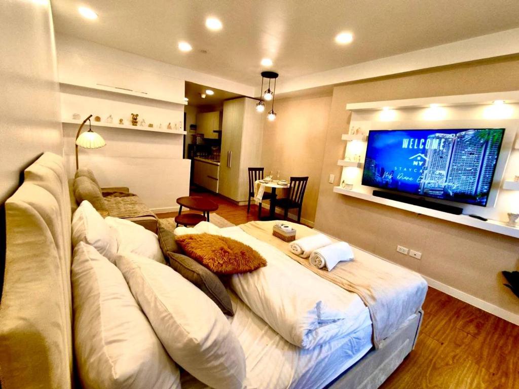 Μια τηλεόραση ή/και κέντρο ψυχαγωγίας στο The Hotel Residences at Acqua in Mandaluyong- Near Rockwell in Makati