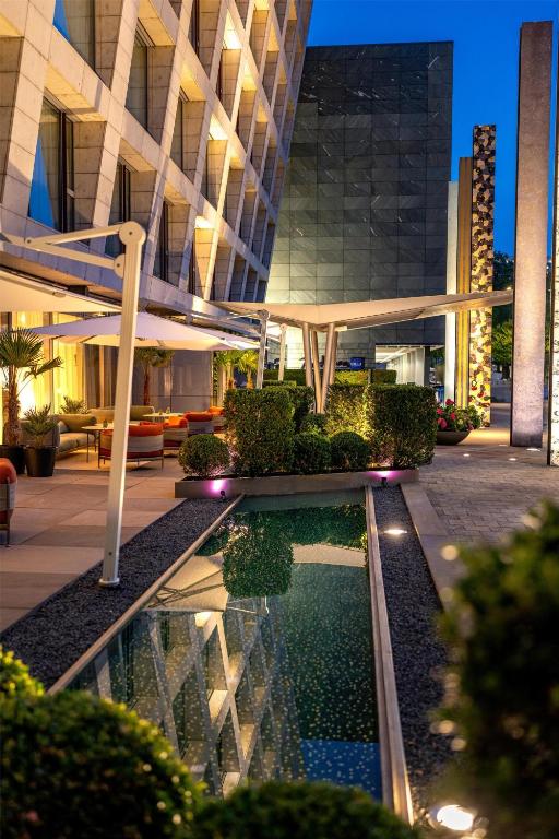 Radisson Blu Media Harbour Hotel, Düsseldorf - Resim 5