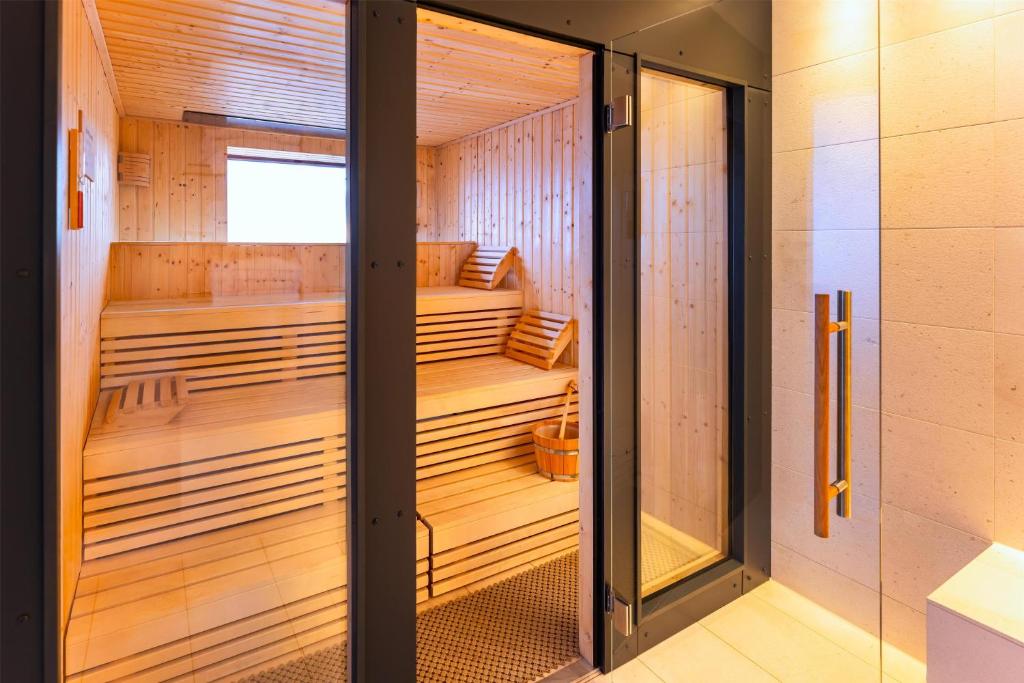 Radisson Blu Media Harbour Hotel, Düsseldorf - Resim 12