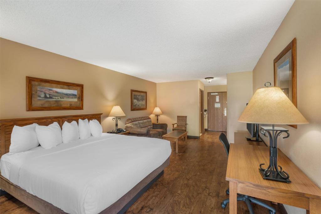Best Western Plus Kelly Inn & Suites photo