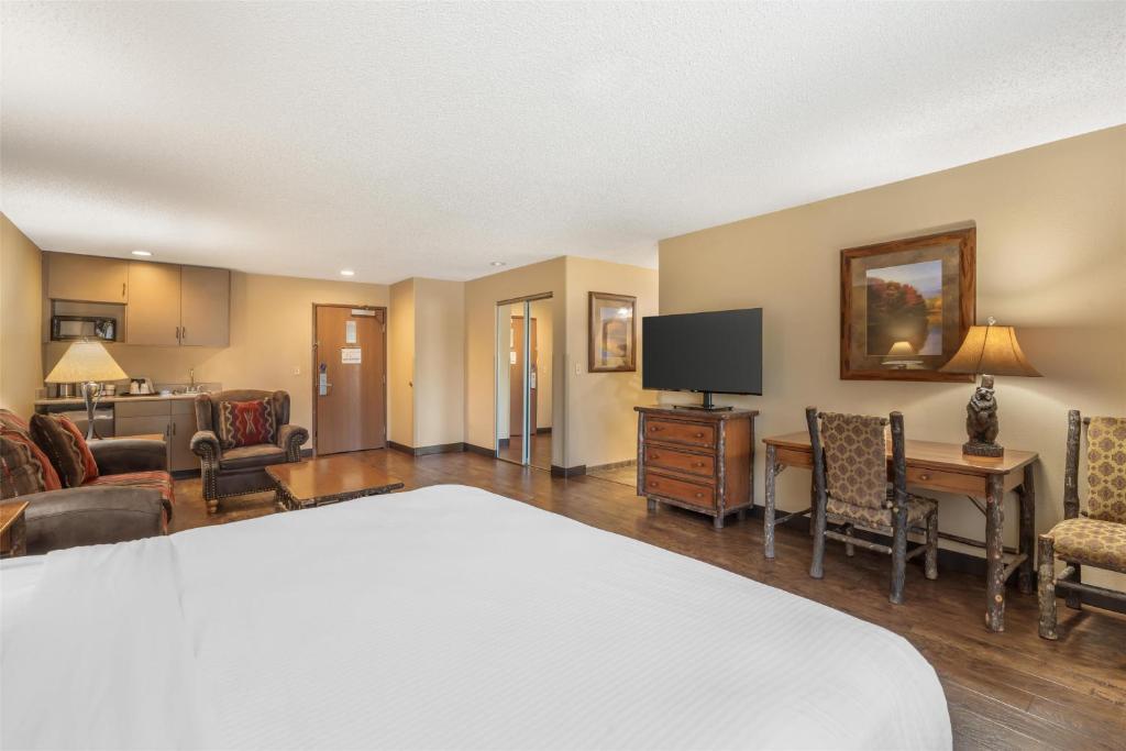 Best Western Plus Kelly Inn & Suites photo