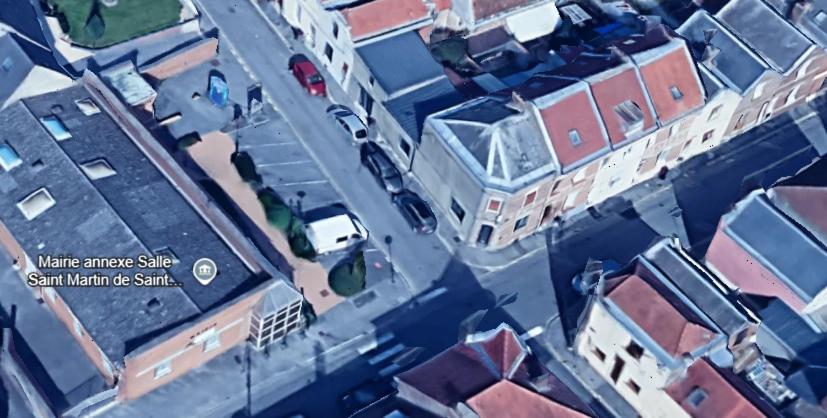 an overhead view of a city street with buildings at Loft entier, calme, fibre et wifi in Saint-Quentin