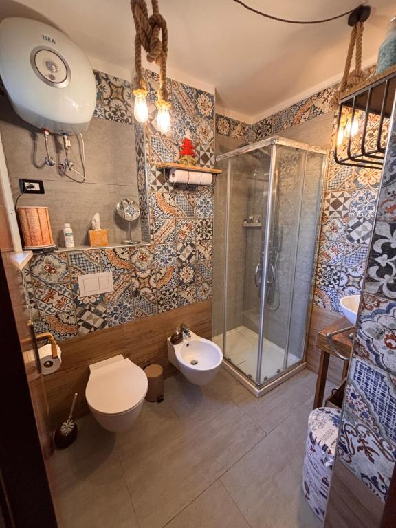 Ένα μπάνιο στο La casetta di Nonna Rosa