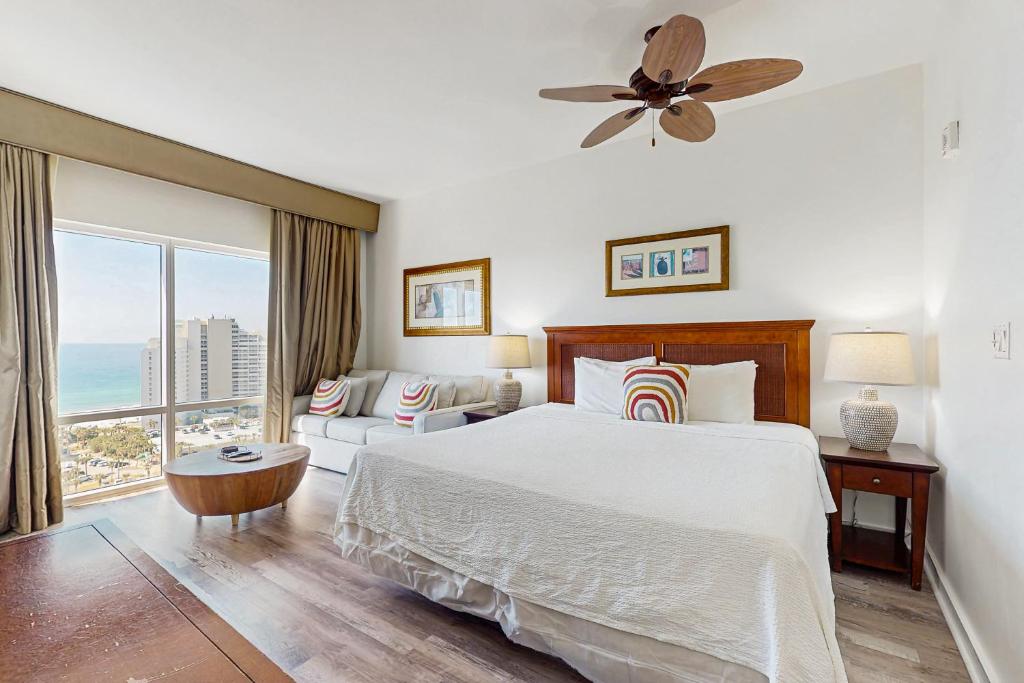 Postel nebo postele na pokoji v ubytování Luau I 7501