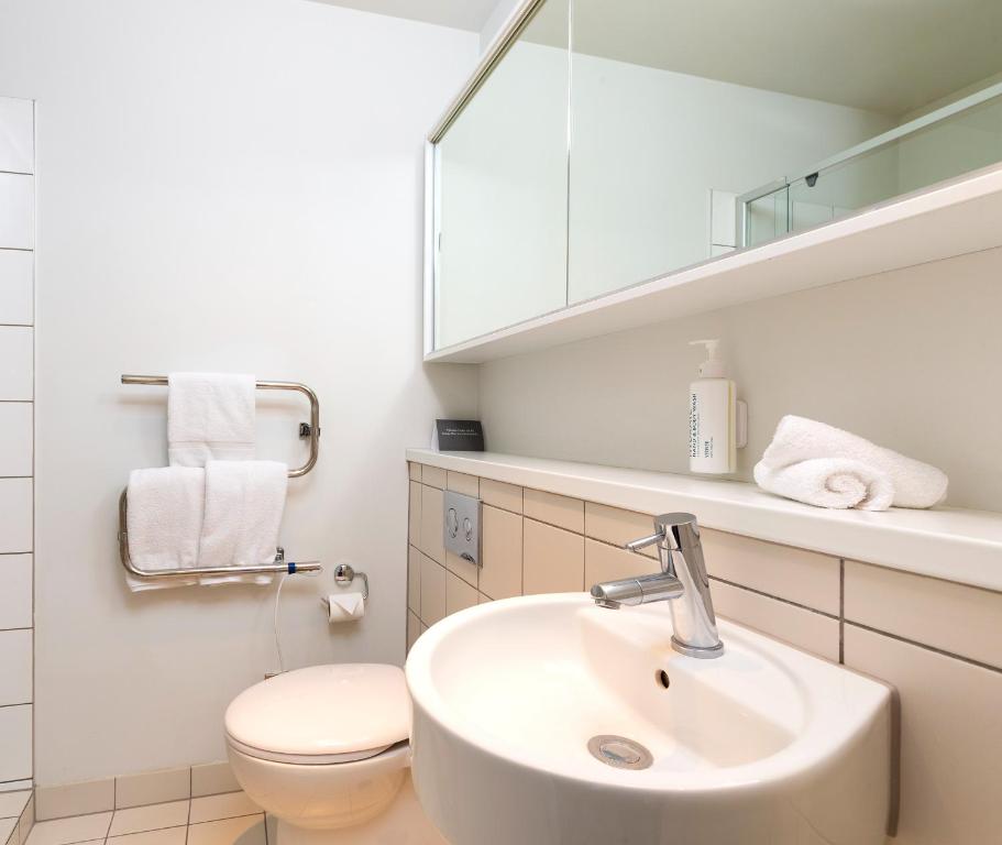 Auckland Harbour Suites - Resim 15