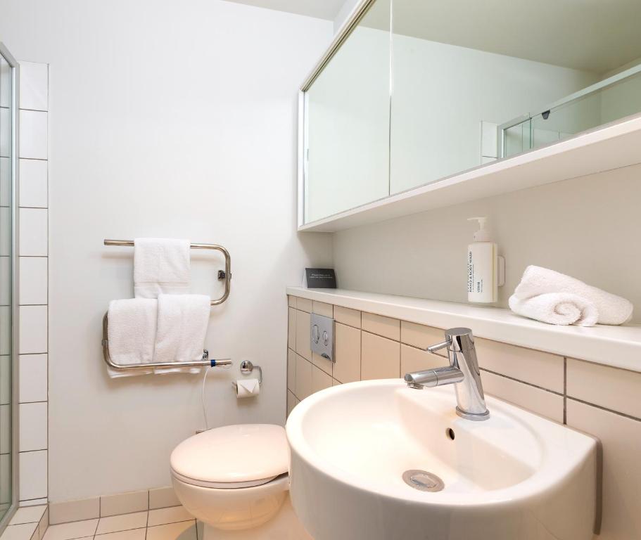 Auckland Harbour Suites - Resim 25