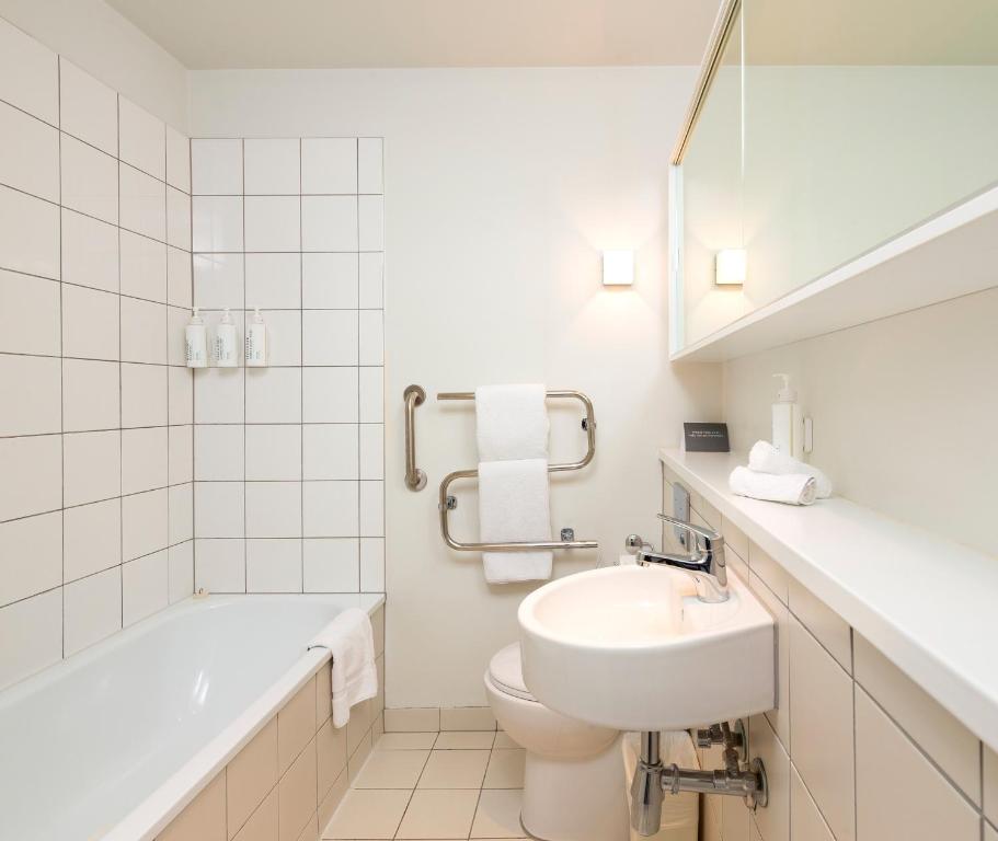 Auckland Harbour Suites - Resim 32