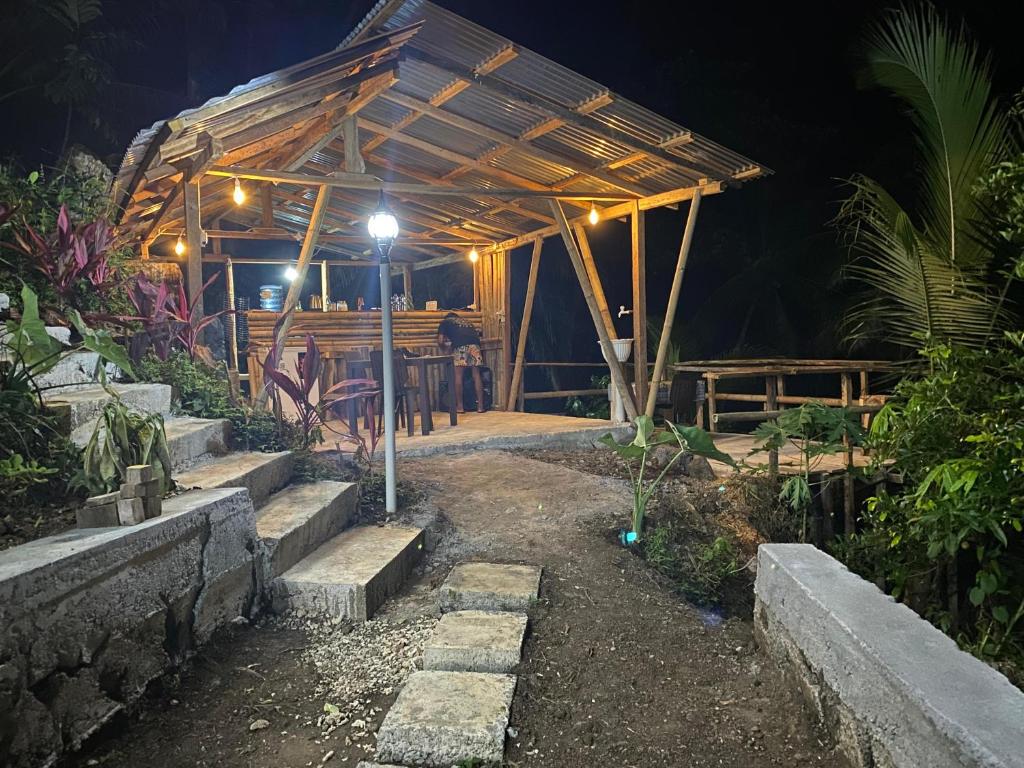 Zahrada ubytování SIRUS Resort Tagulandang