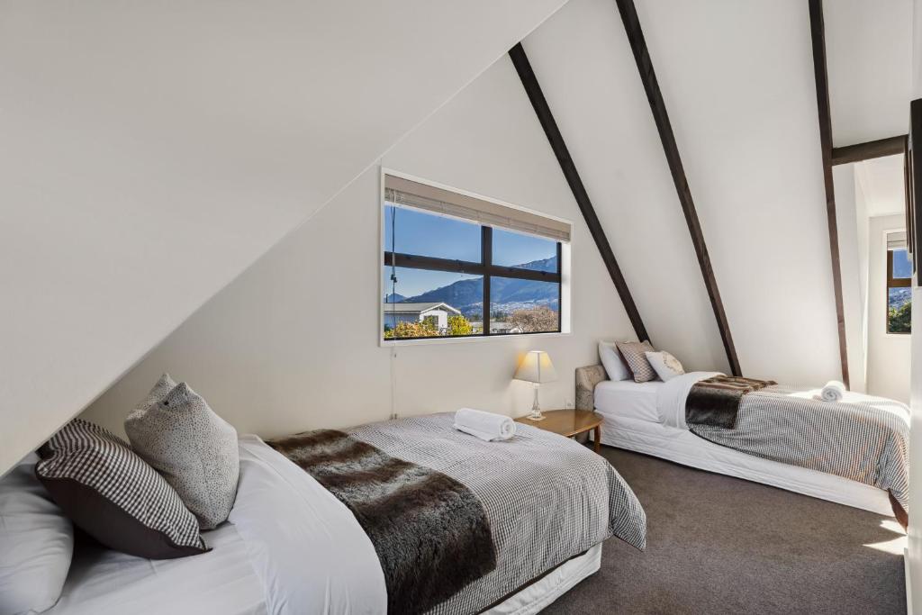 Sunset Lakehouse - Resim 2