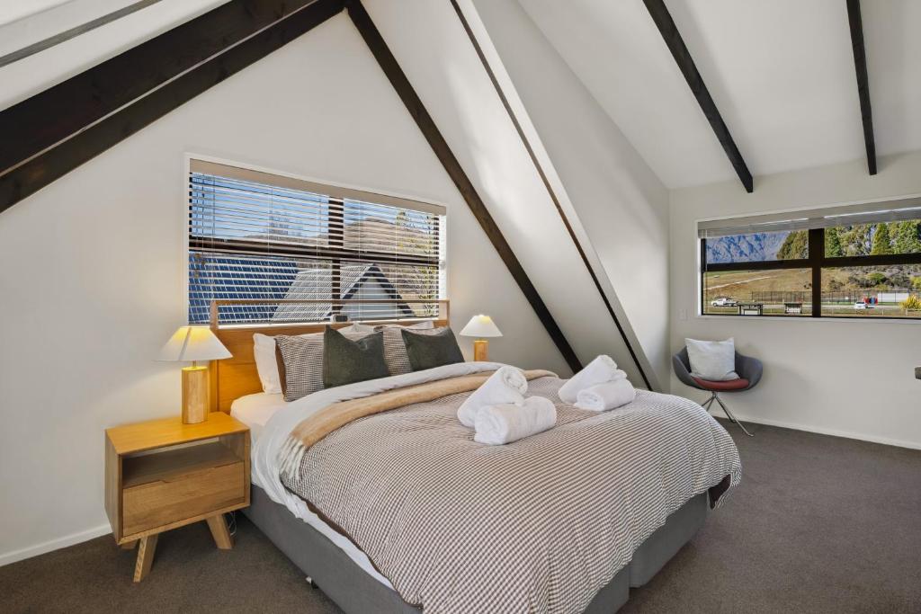 Sunset Lakehouse - Resim 7