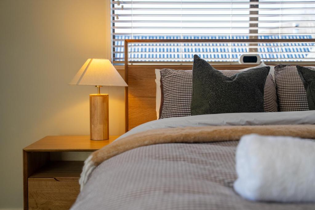 Sunset Lakehouse - Resim 9