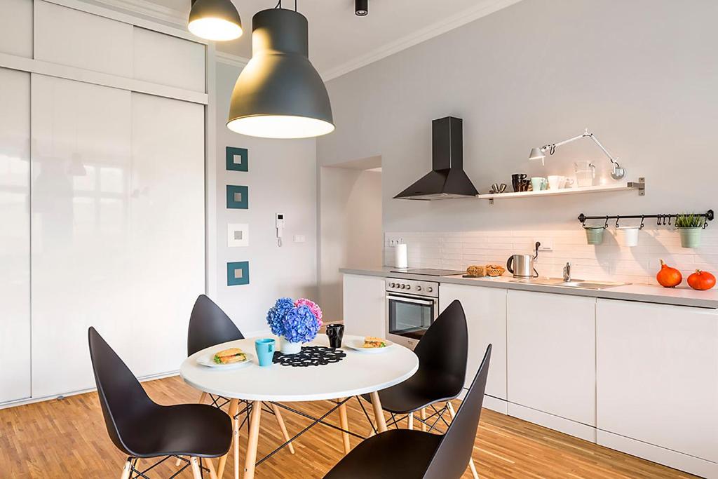 MINT Luxury Apartments at the Main Square - 8