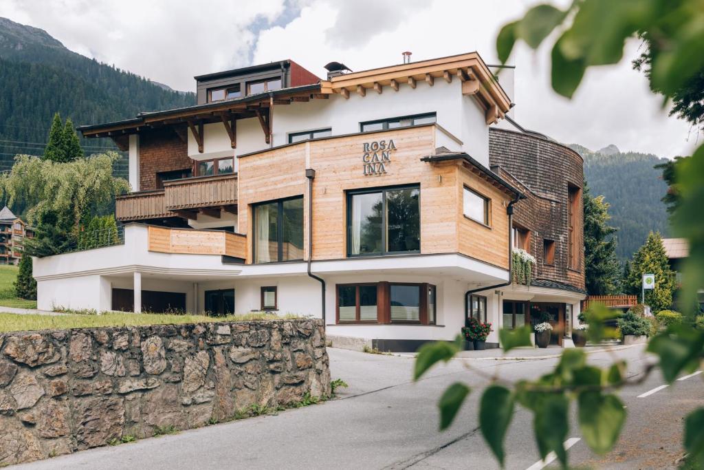 Rosa Canina Superior