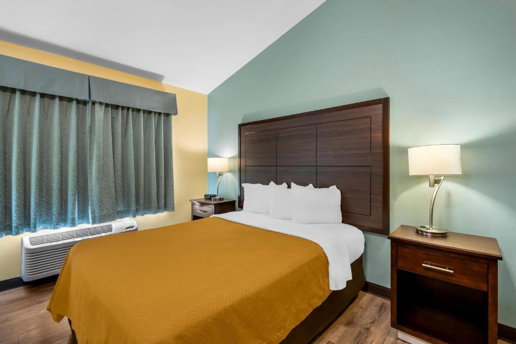 Econo Lodge Inn & Suites Eau Claire South - Habitación Con Cama Grande - No Fumadores