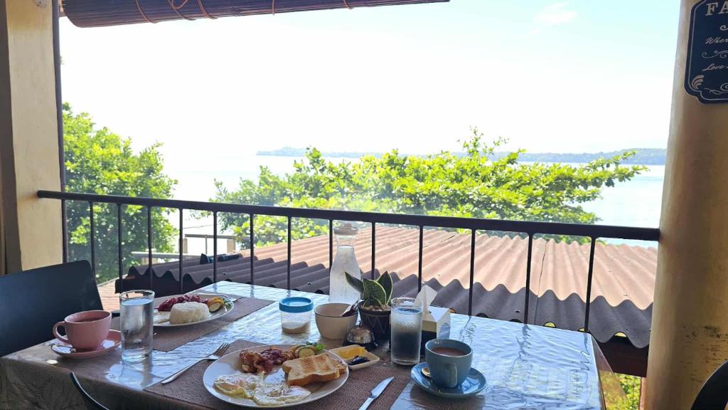 Φωτογραφία από το άλμπουμ του Eagles Nest Beach Resort Room 4 σε Samal