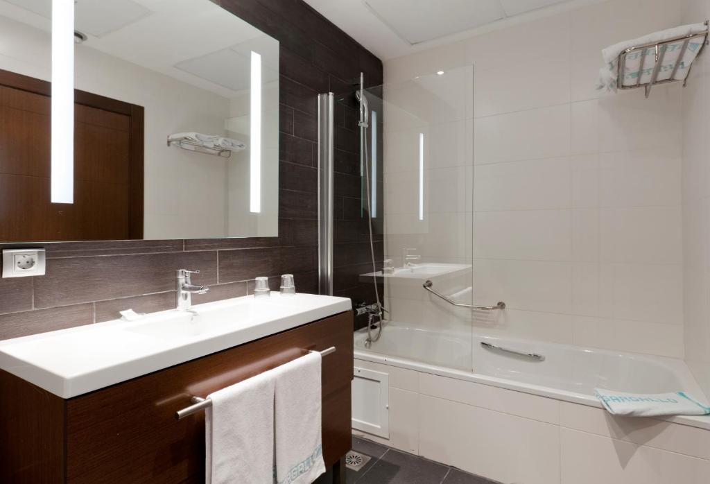 Hotel Ciudad de Alcañiz - 三个房间