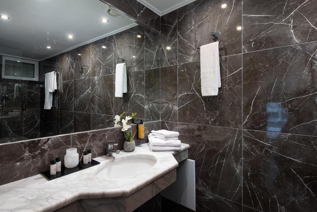 Athenian Riviera Hotel& Suites - Resim 16